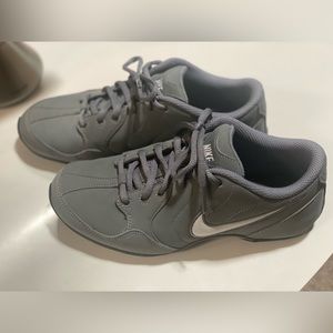 Nike Musique VI Leather Sneakers